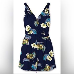 NWT blue floral watercolor print romper, Women’s size XL. So cute for vacay!